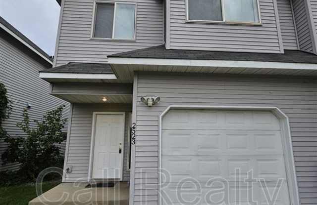 2523 E Desmet photos photos