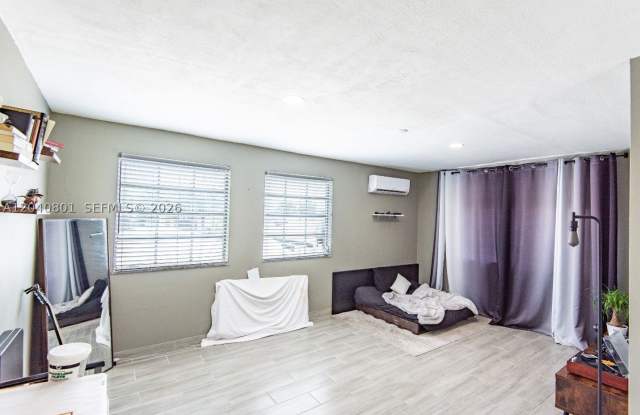 359 W 12th St photos photos