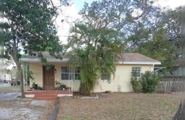 5611 North McKay Avenue photos photos