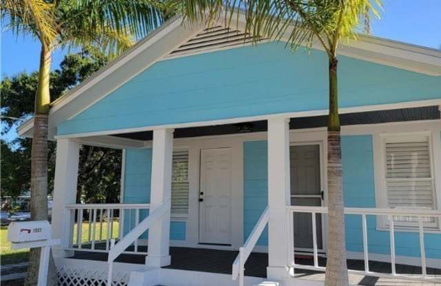 1603 Woodford Avenue photos photos