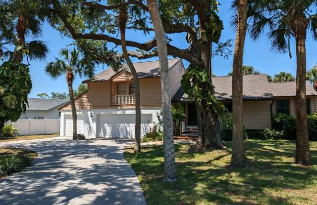 McGregor Woods Community with Natural Surrounding Charm. Close to Sanibel. photos photos