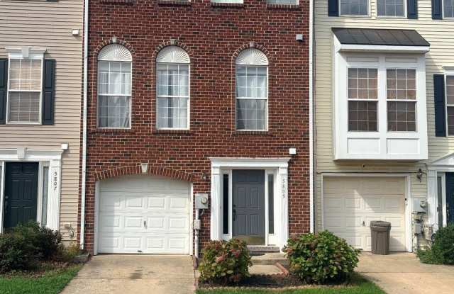 5809 MERCANTILE Drive W Gallery 1