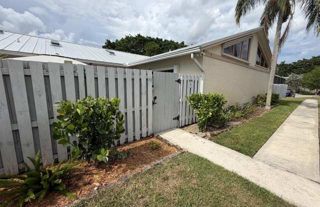 8847 THUMBWOOD Circle Gallery 3