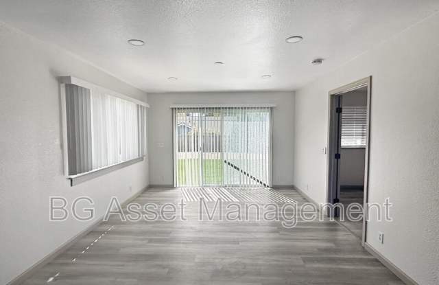 6524 Miles Ln Gallery 3
