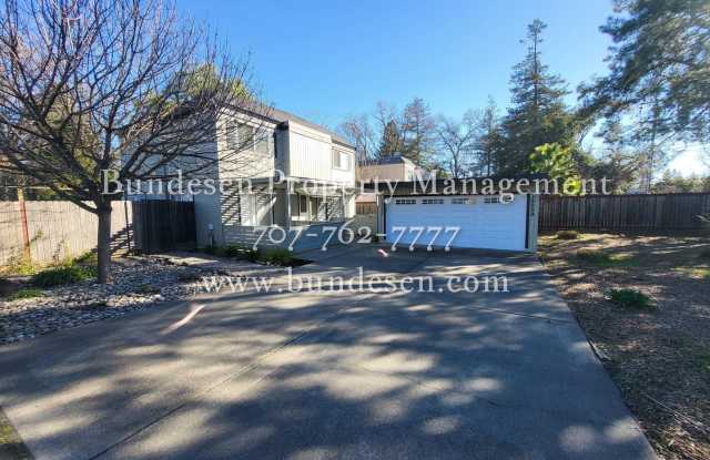 Charming 2 bedroom, 1.5 bath~ 19057 Linden Street - 19057 Linden Street, El Verano, CA 95476