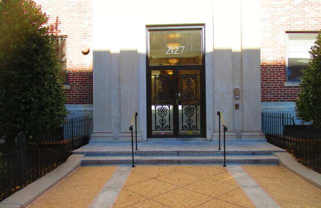 Large one bedroom one bathroom apartment in the highly desired Kalorama Neighborhood - 2127 California Street Northwest, Washington, DC 20008