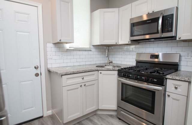 Beautiful 2 Bedroom House for Rent - Coming Soon Gallery 3