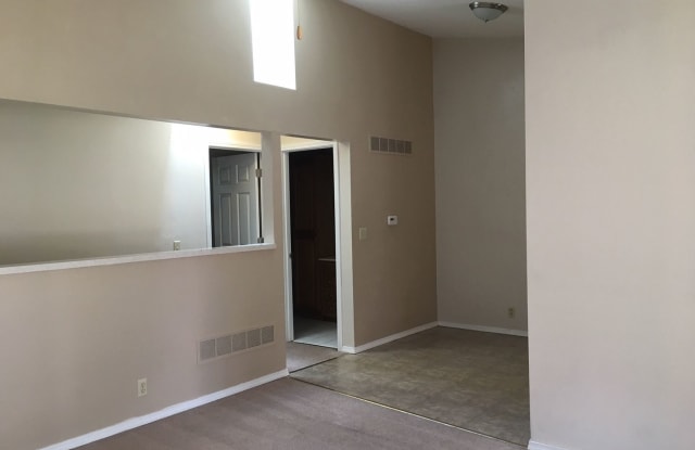 517 Pepperhill Ct Gallery 2