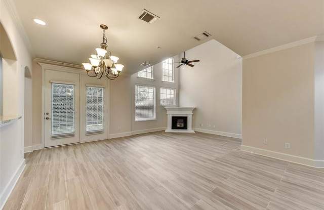 2549 Champagne Drive Gallery 4