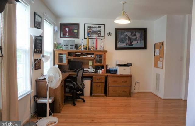 13925 COACHMANS CIRCLE Gallery 4