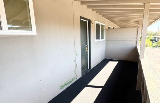 Move-In Special + Private Patio – Available Now! North Highlands photos photos