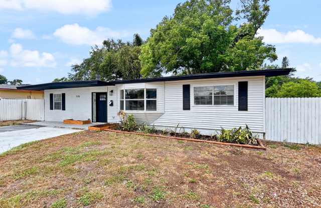 SECTION 8 ACCEPTED! Spacious Updated Home in St. Petersburg with a Large Backyard - 4bed | 2bed photos photos
