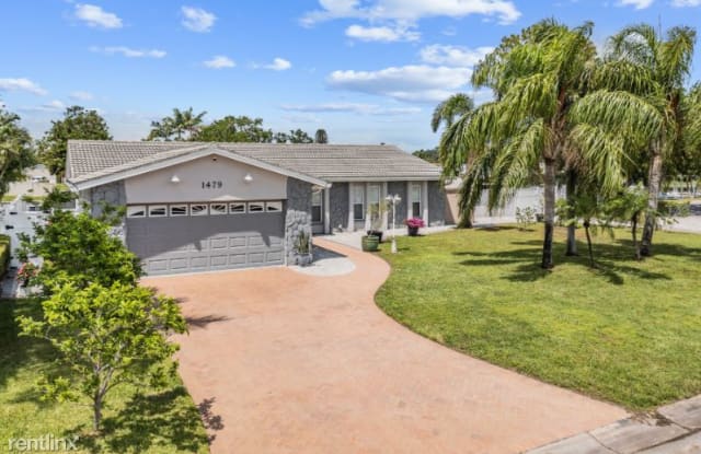 1479 47th Ave NE - 1479 47th Avenue Northeast, St. Petersburg, FL 33703