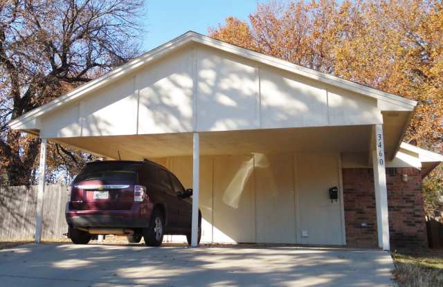 Updated 2 bedroom, 1 bath home is ready to lease! - 3460 Stanley Avenue, Fort Worth, TX 76110