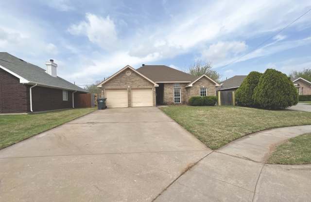 5215 Northview Drive Gallery 1