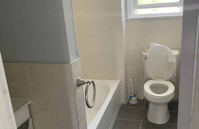 645 Bordentown Rd - 645 Bordentown Road, Burlington, NJ 08016