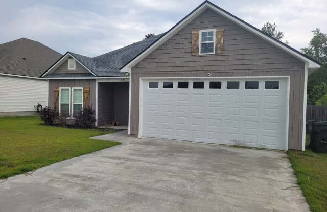 Elegant 4-Bedroom Home with Gourmet Kitchen, Luxurious Primary Suite  Fenced Yard in Hahira! photos photos