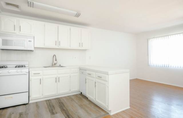 5725-29 Vineland Ave. photos photos