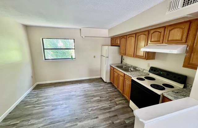 NICE 2BR/1BA Top Floor Apartments! Water  Sewer included! NO APPLICATION FEE! photos photos