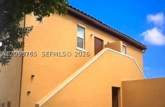 17025 SW 96th St Gallery 1