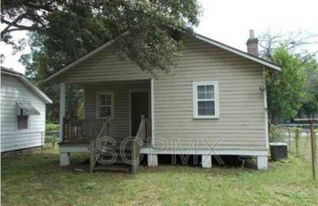 1920 Calvert Dr photos photos