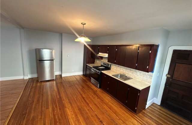 52 West Hunt Street photos photos
