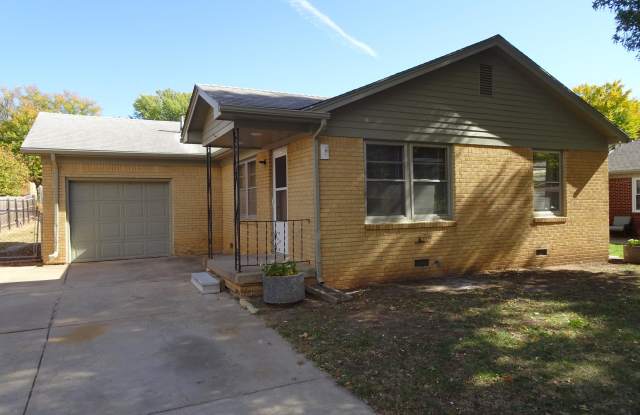 1208 N Lakeview Dr photos photos