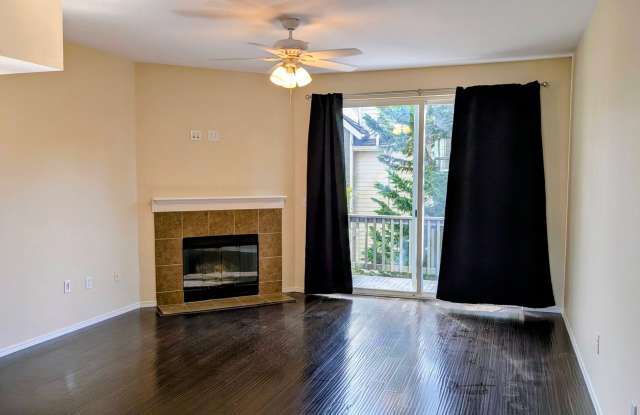Lynnwood 3 bdrm Townhome with attached Garage Gallery 4