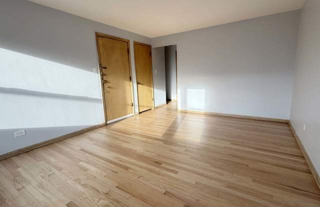 4385 N Oak Park Avenue Gallery 3