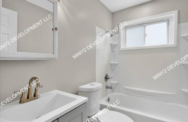 Fully Renovated 3-Bedroom Bungalow in Warren Gallery 4