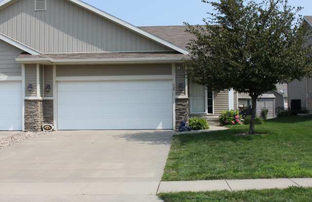 738 Northeast Spring Street photos photos