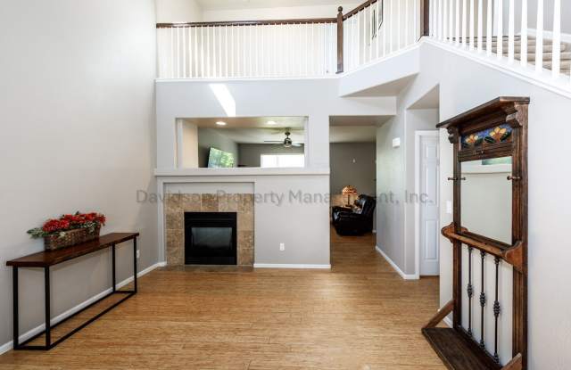 Beautiful 4 Bedroom House in Stetson Hills Gallery 3