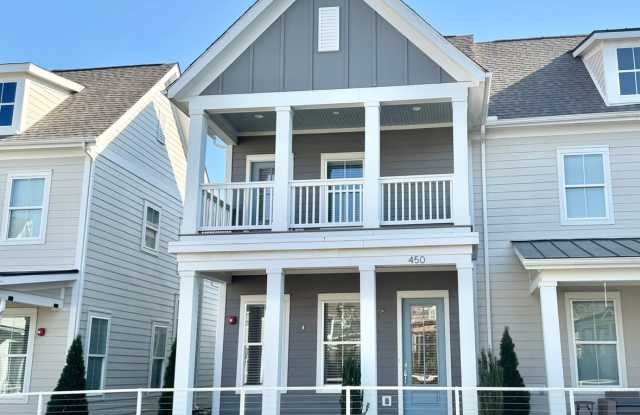 3 Bedroom, 2.5 Bathroom Home w/ 2 Car Garage in Downtown Franklin photos photos