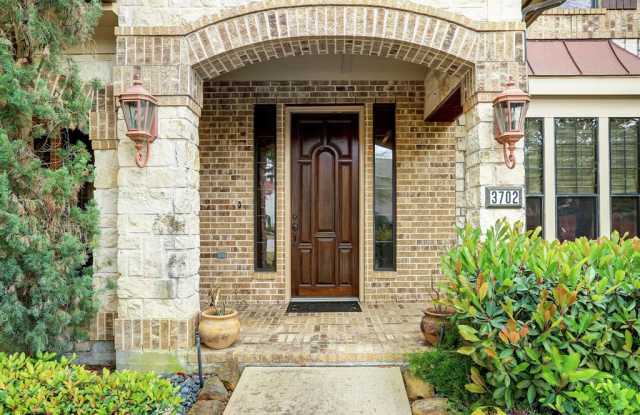 3702 Louvre Lane Gallery 2