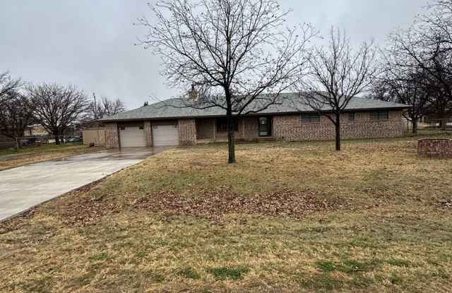 3B/2B/2G HOME WITH HUGE SHOP ON ACREAGE photos photos