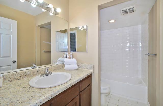 Woodcrest Apartments Gallery 4