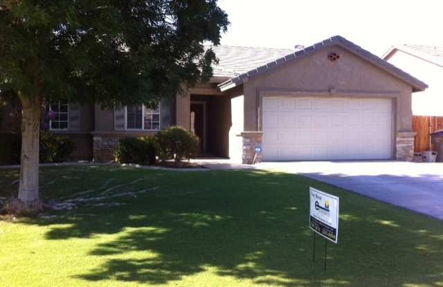Beautiful NW Home 5 bed/2 bath $2750 Deposit  2750 Rent photos photos