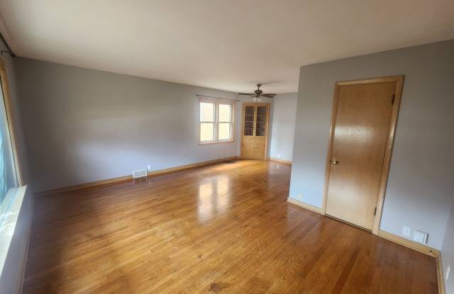 8118 West Burleigh Street photos photos