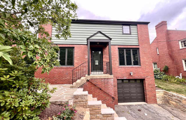Pittsburgh - 3 Bedroom 1.5 Bathroom - Stunning Home - 794 Chalmers Place, Allegheny County, PA 15243