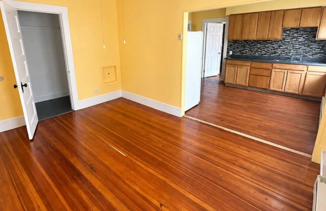 109 Pocasset Ave Gallery 4
