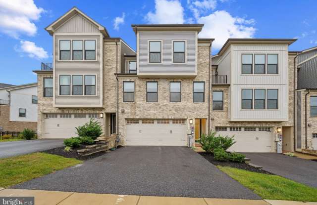 13721 HUNT VALLEY Court Gallery 3