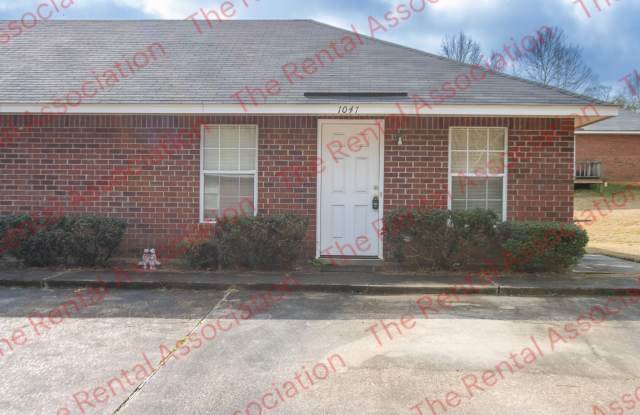 1047 Sanders Lane photos photos