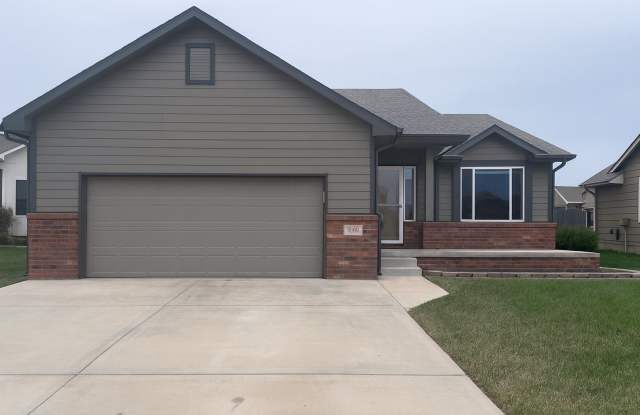 Welcome Home to This Spacious 5 Bedroom in Park City! - 5841 North Millsboro Circle, Park City, KS 67219