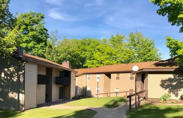 Woodview Village Apartments (Woodview Marquette LLC) Gallery 2