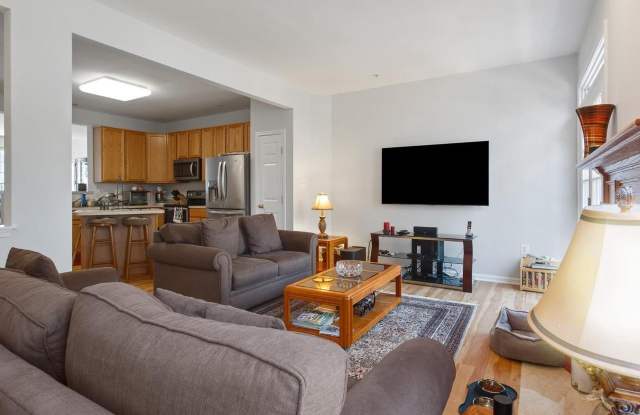 4225 LAVENDER Lane Gallery 3
