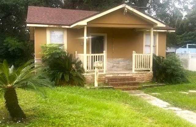 JUST REDUCED!! Spacious 2 bedroom 1 bath with sunroom and large yard!! - 3368 Stillman Street, Jacksonville, FL 32207