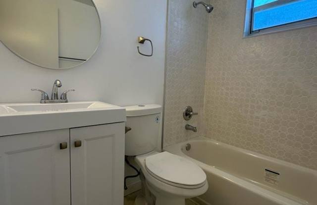 Modern Apartments  Near Jackson Hospital: 1-3 Bedroom Options Gallery 4