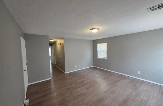 602 Paige Place Gallery 4
