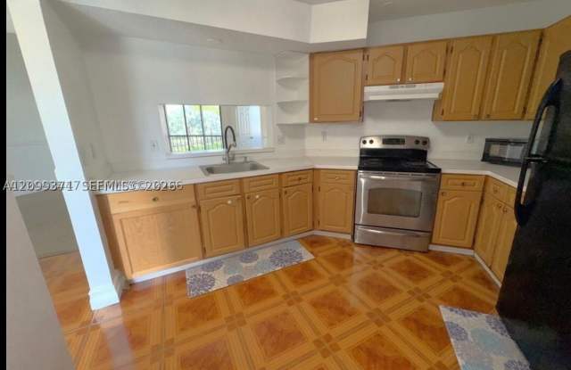 1190 Washington Cir Gallery 2