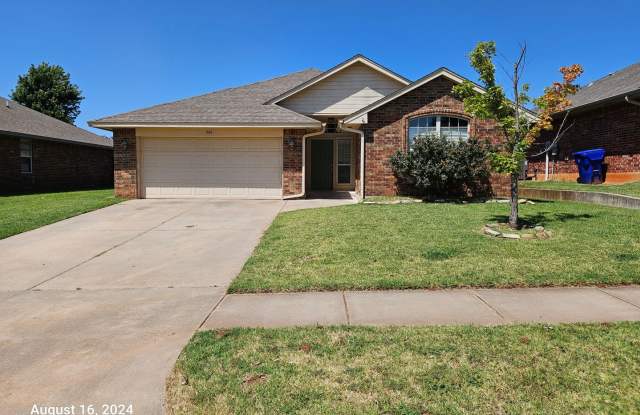 (3) Bed/(2) Bath in NE Norman Avail NOW! - 909 Shadowlake Road, Norman, OK 73071